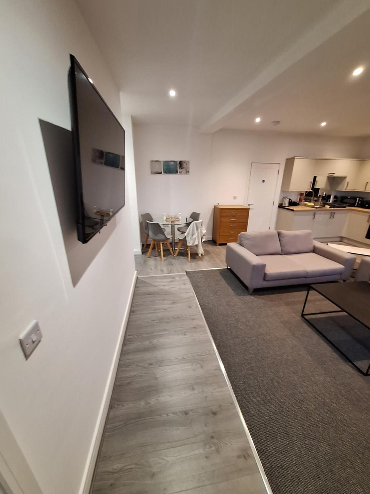 Centre Of The Town Apartment Whitchurch  Luaran gambar